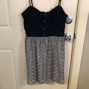 Black and white summer dress, size large